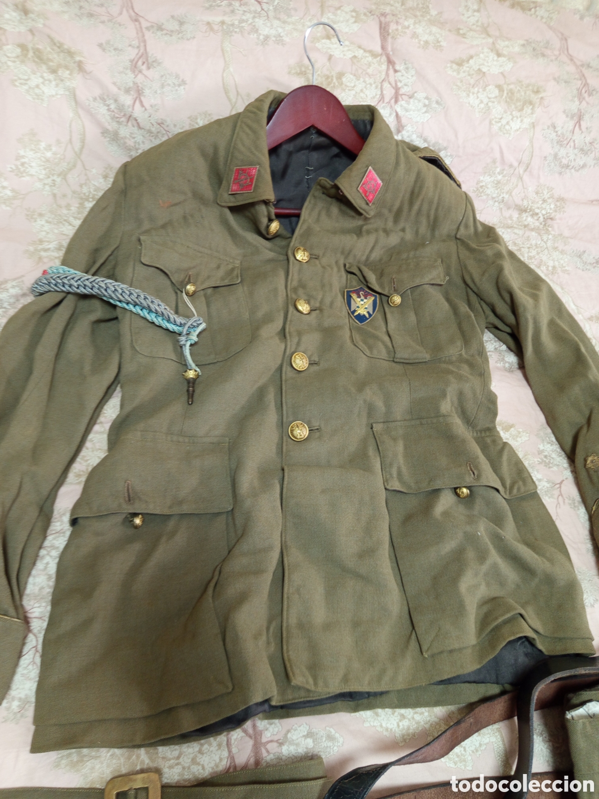 Antig&uuml;edades: Bonito traje &eacute;poca de franco