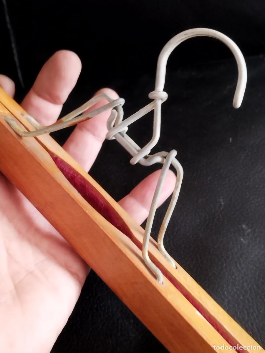 Antig&uuml;edades: Antigua percha de madera. - Foto 3