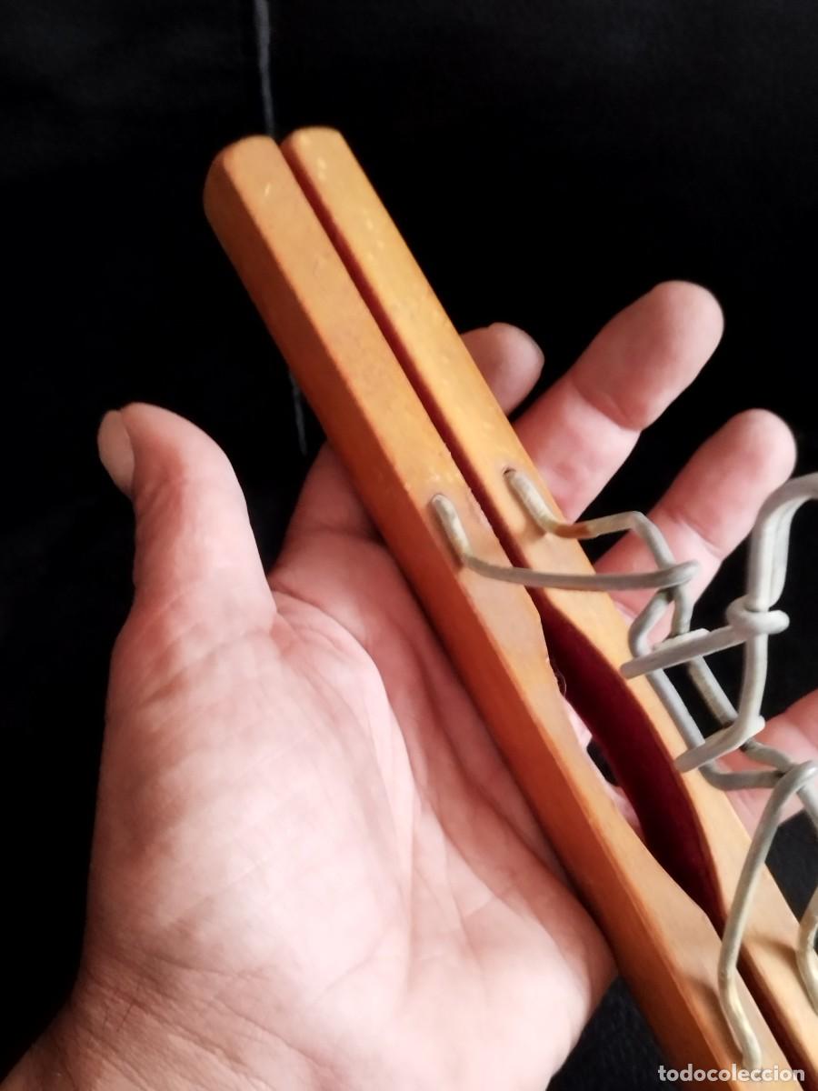 Antig&uuml;edades: Antigua percha de madera. - Foto 4