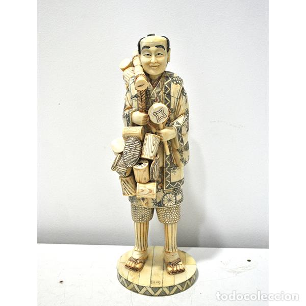 Antig&uuml;edades: Figura oriental cacharrero de hueso