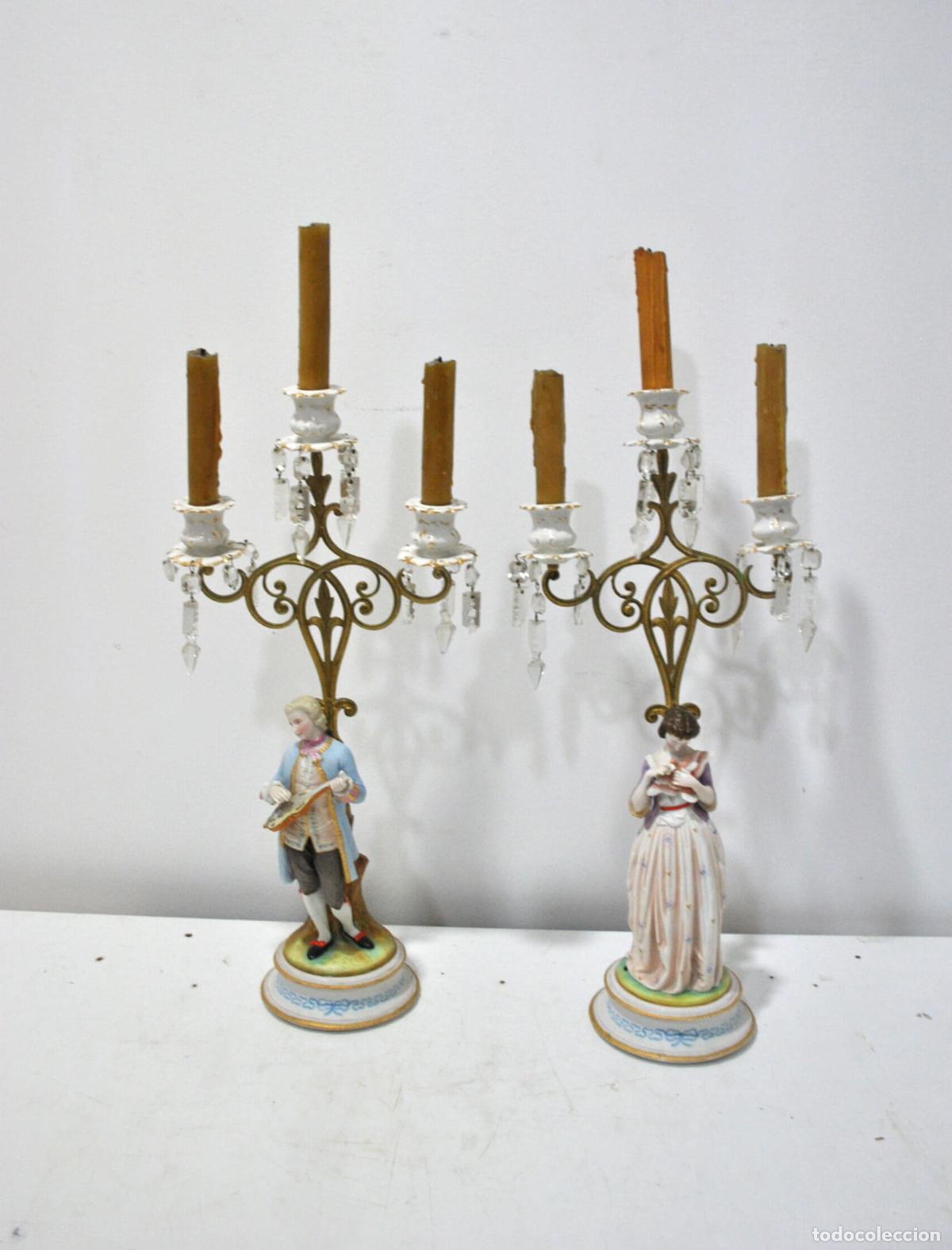 Antig&uuml;edades: Pareja candelabros porcelana figuras galantes