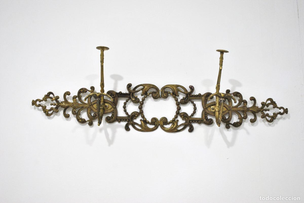 Antig&uuml;edades: Perchero de pared bronce dorado - Foto 2