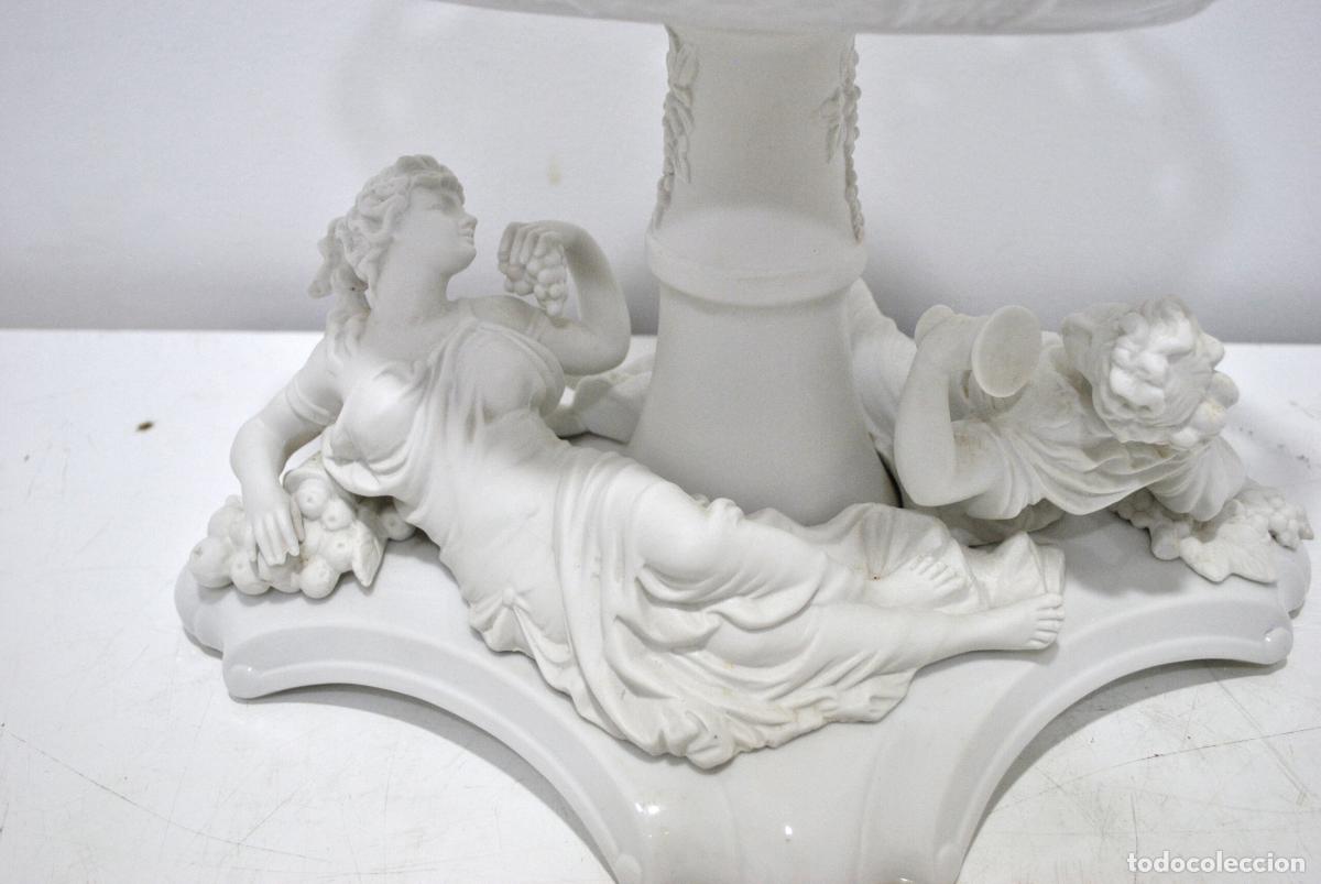 Antig&uuml;edades: Centro de mesa porcelana blanca Biscuit - Foto 7