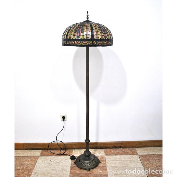 Antig&uuml;edades: L&aacute;mpara de pie estilo Tiffany - Foto 1