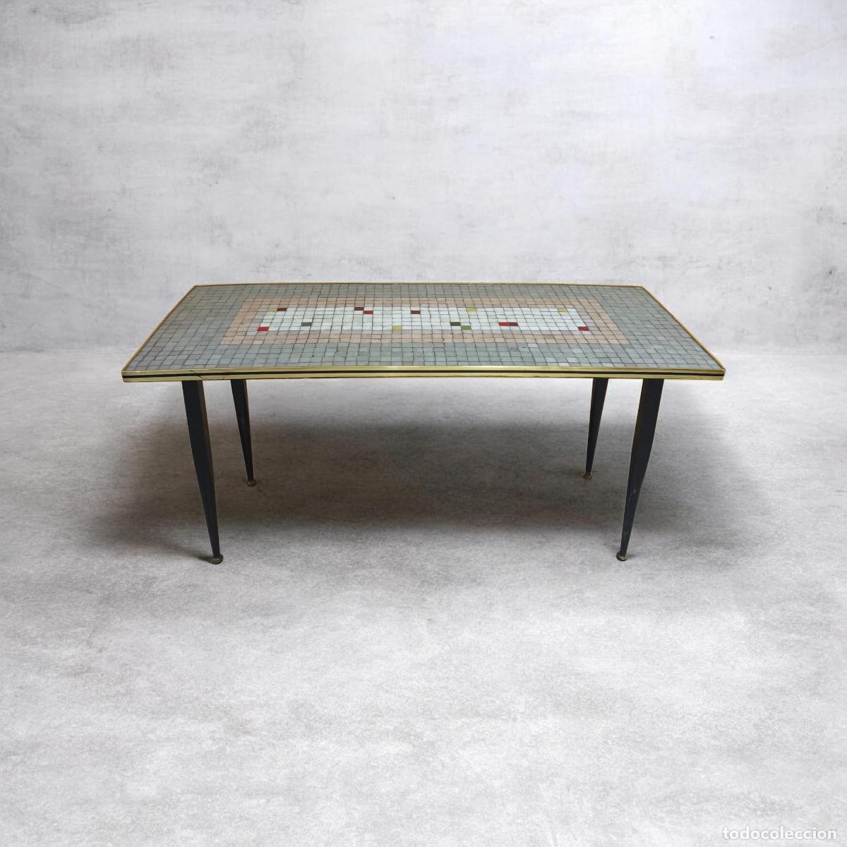 Antig&uuml;edades: Mesa antigua de centro mosaico Mid Century