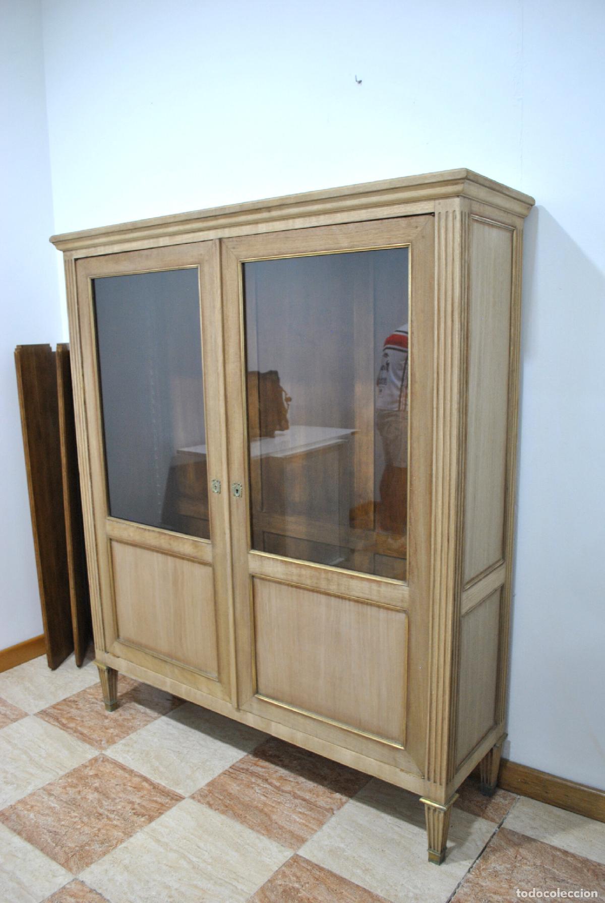 Antig&uuml;edades: Vitrina madera nogal lavada - Foto 4