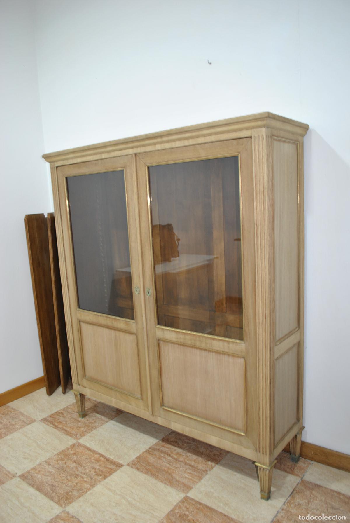 Antig&uuml;edades: Vitrina madera nogal lavada - Foto 5