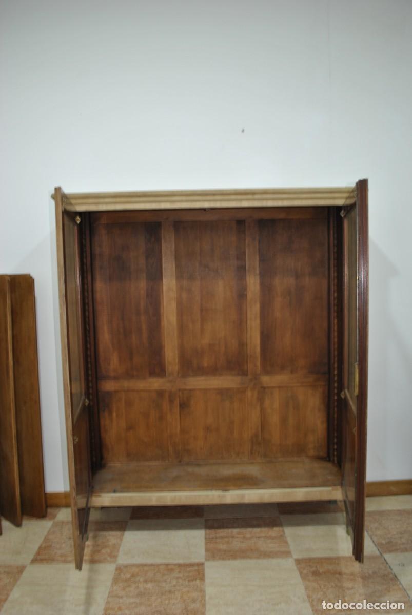 Antig&uuml;edades: Vitrina madera nogal lavada - Foto 7