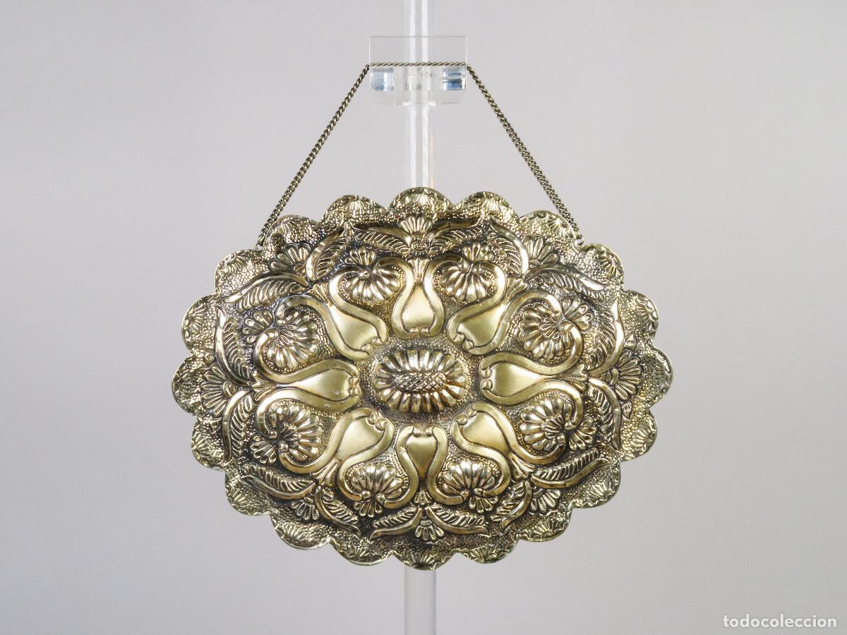 Antig&uuml;edades: Espejo turco de pared para colgar en plata decorada en relieve siglo XX