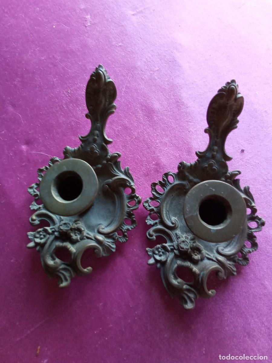 Antig&uuml;edades: Candelabros bronce pareja - Foto 4