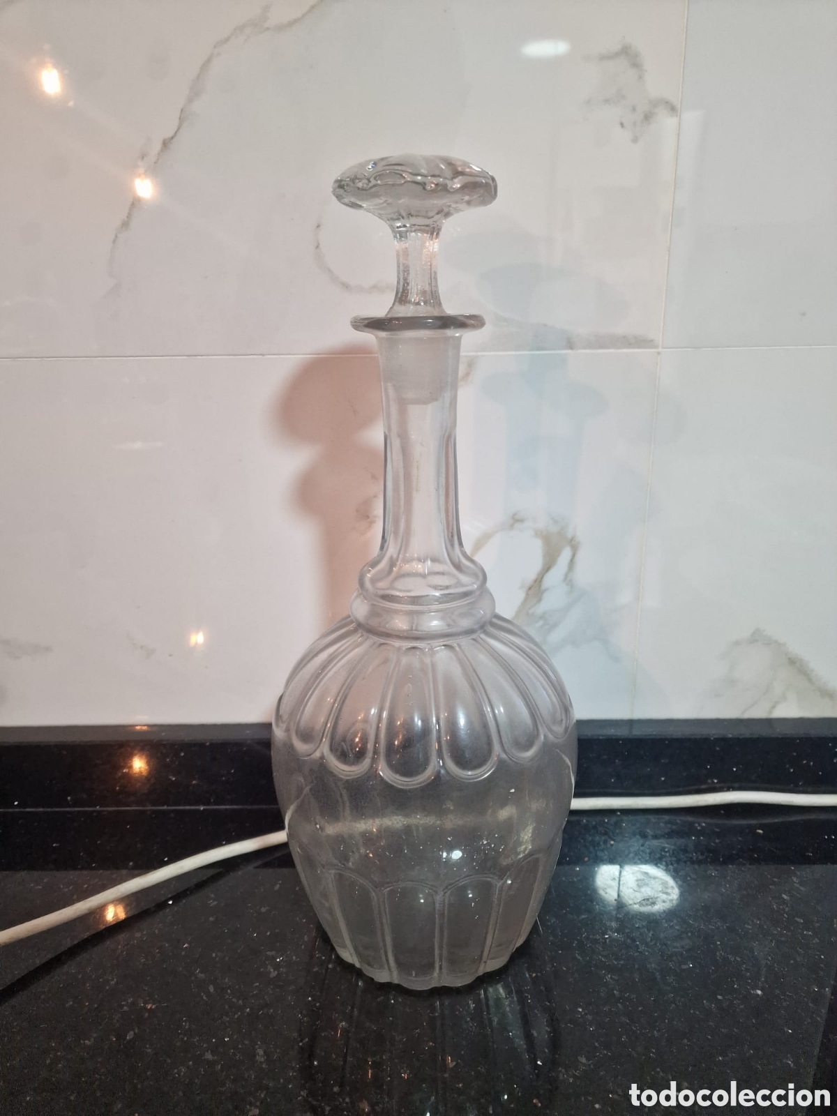 Antig&uuml;edades: Licorera de cristal duro