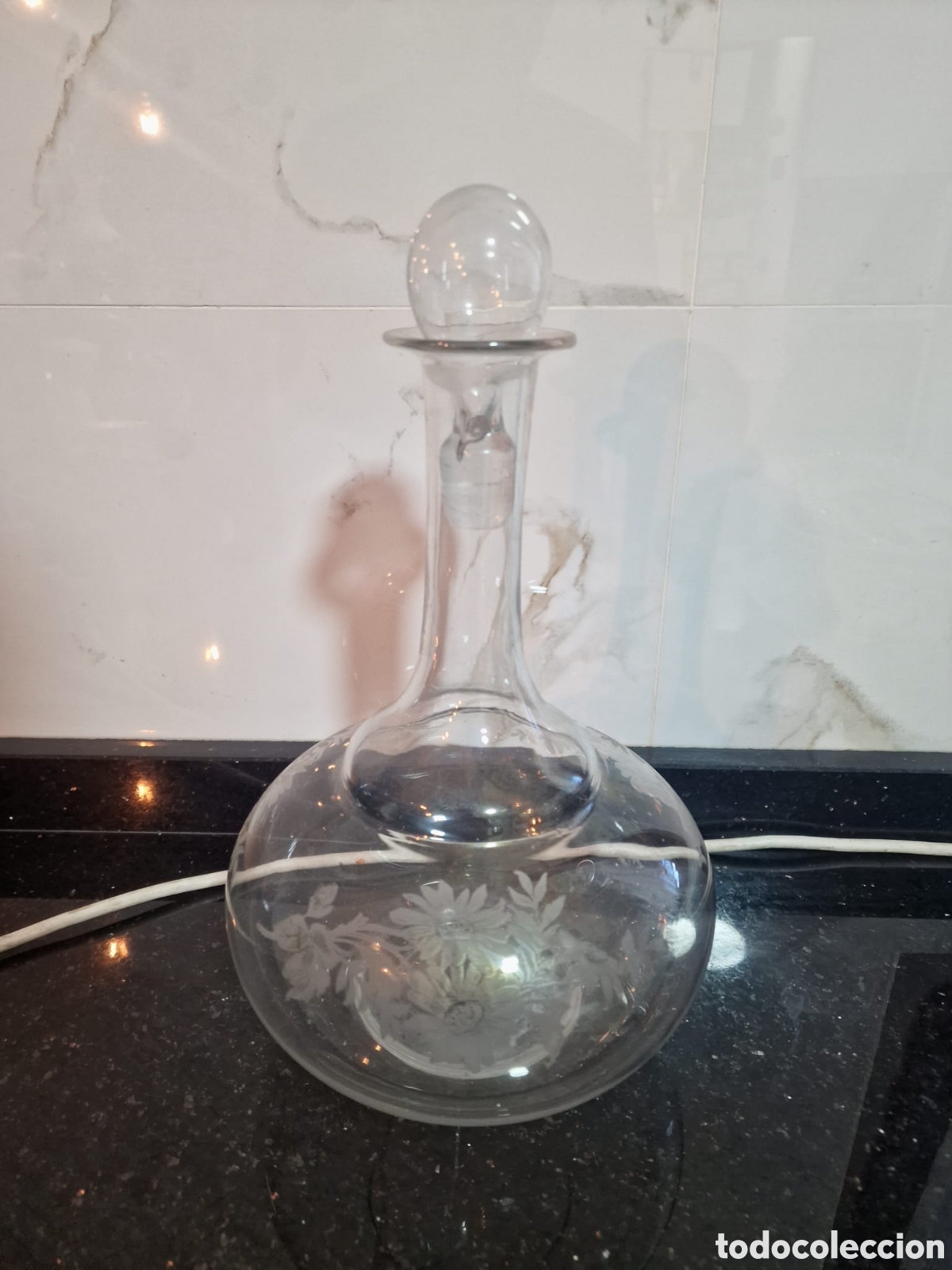 Antig&uuml;edades: Botella licorera cristal - Foto 1