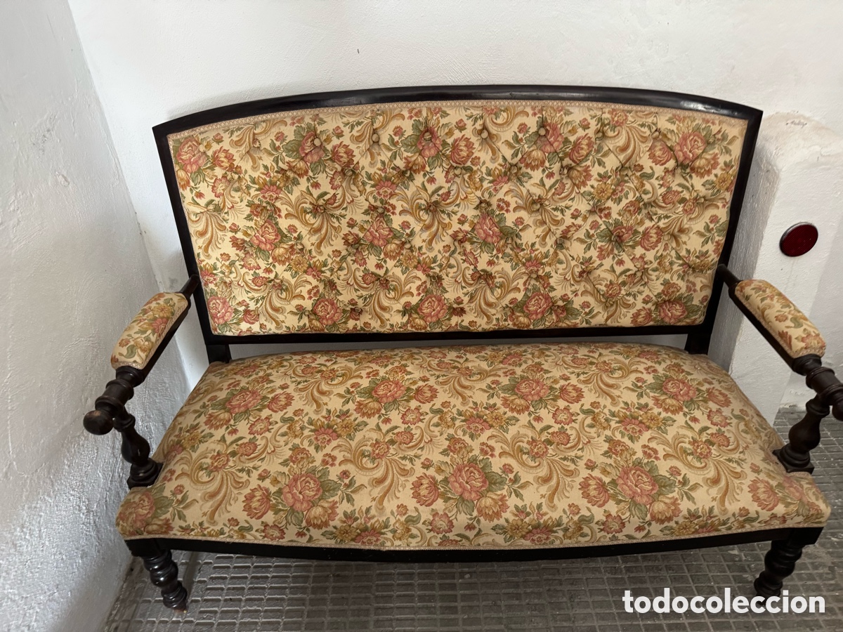 Antig&uuml;edades: Sofa isabelino en madera de caoba - Foto 1