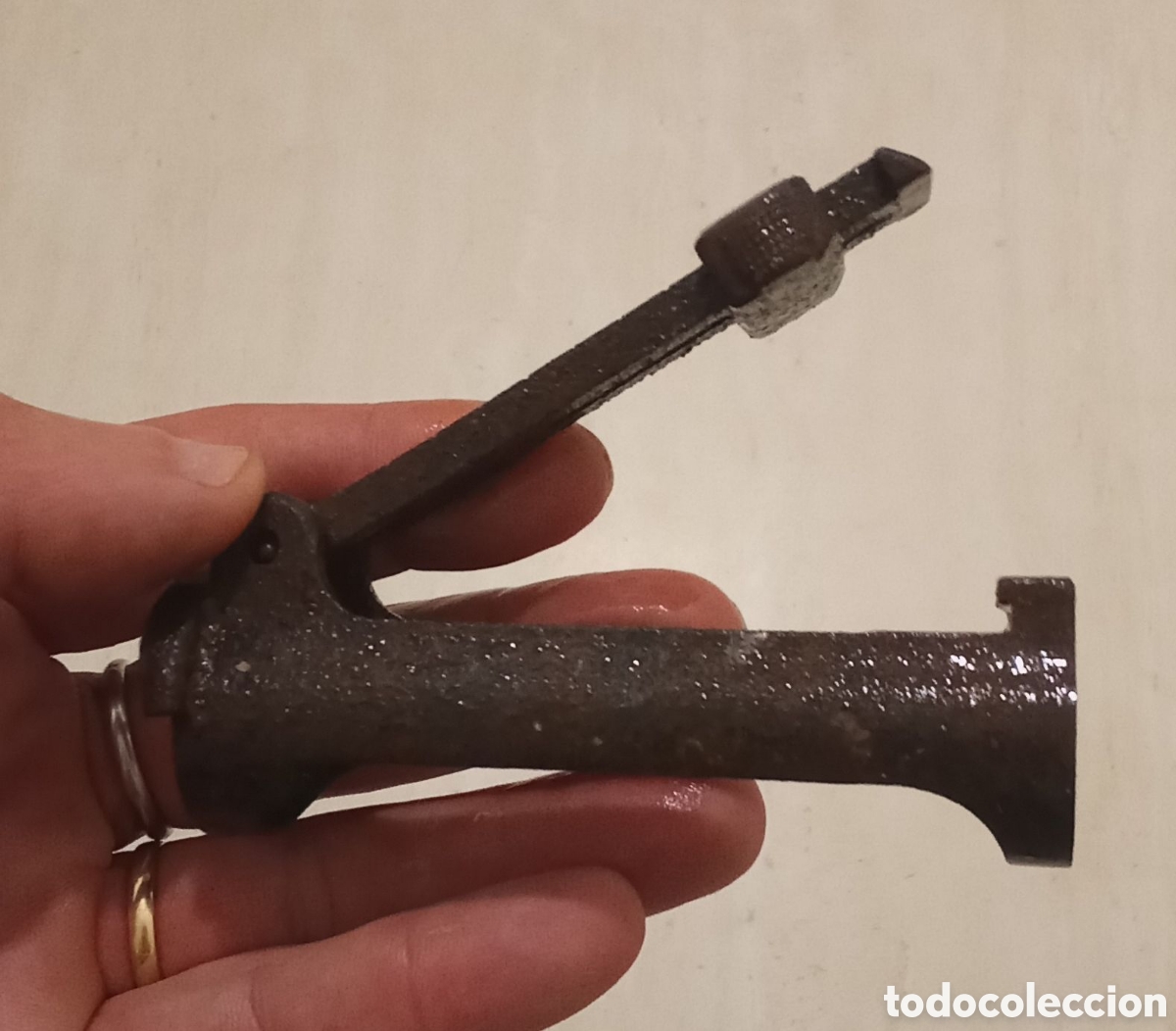 Antig&uuml;edades: Guerra Civil. Alza de mira de fusil Mauser.