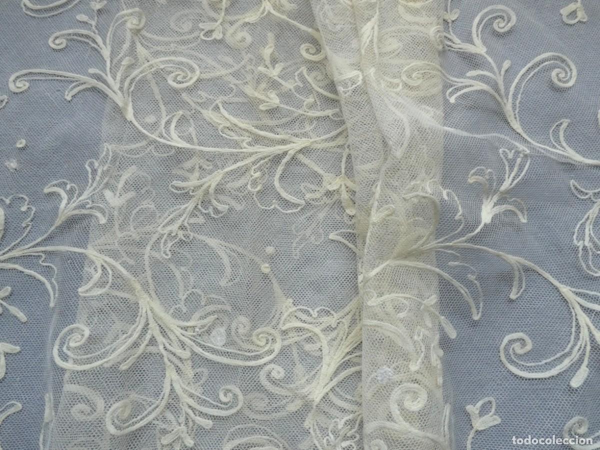 Antig&uuml;edades: ANTIGUA MANTILLA DE ENCAJE CADENETA - BOBINE. S.XIX