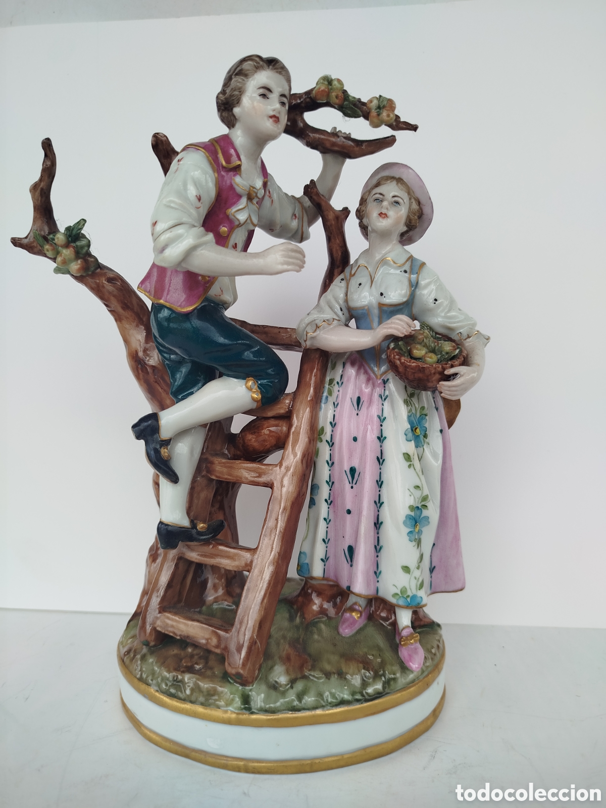 Antig&uuml;edades: Figura de porcelana con marca - Foto 2