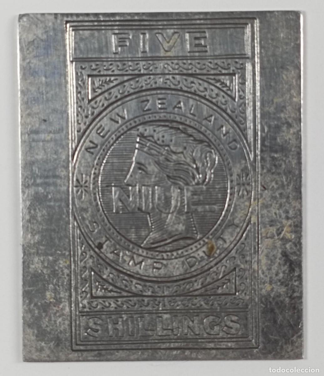 Antig&uuml;edades: Lingote de plata 999.9 sello de Nueva Zelanda Niue five shillings de 1918
