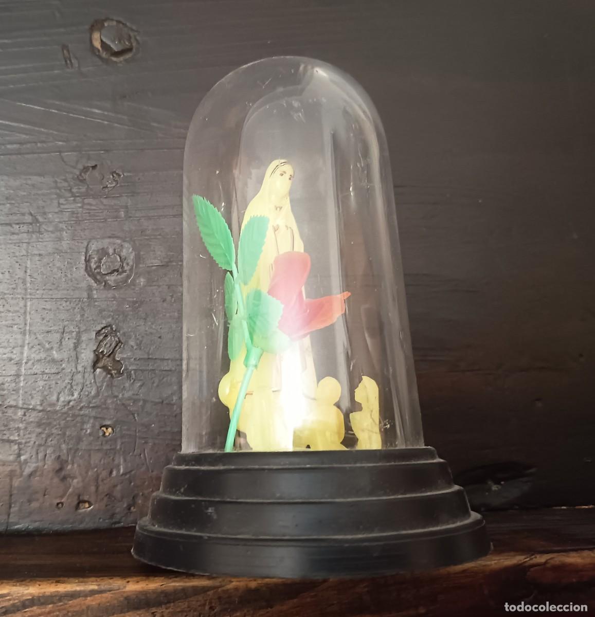 Antig&uuml;edades: SOUVENIR, Fanal con Virgen en pl&aacute;stico