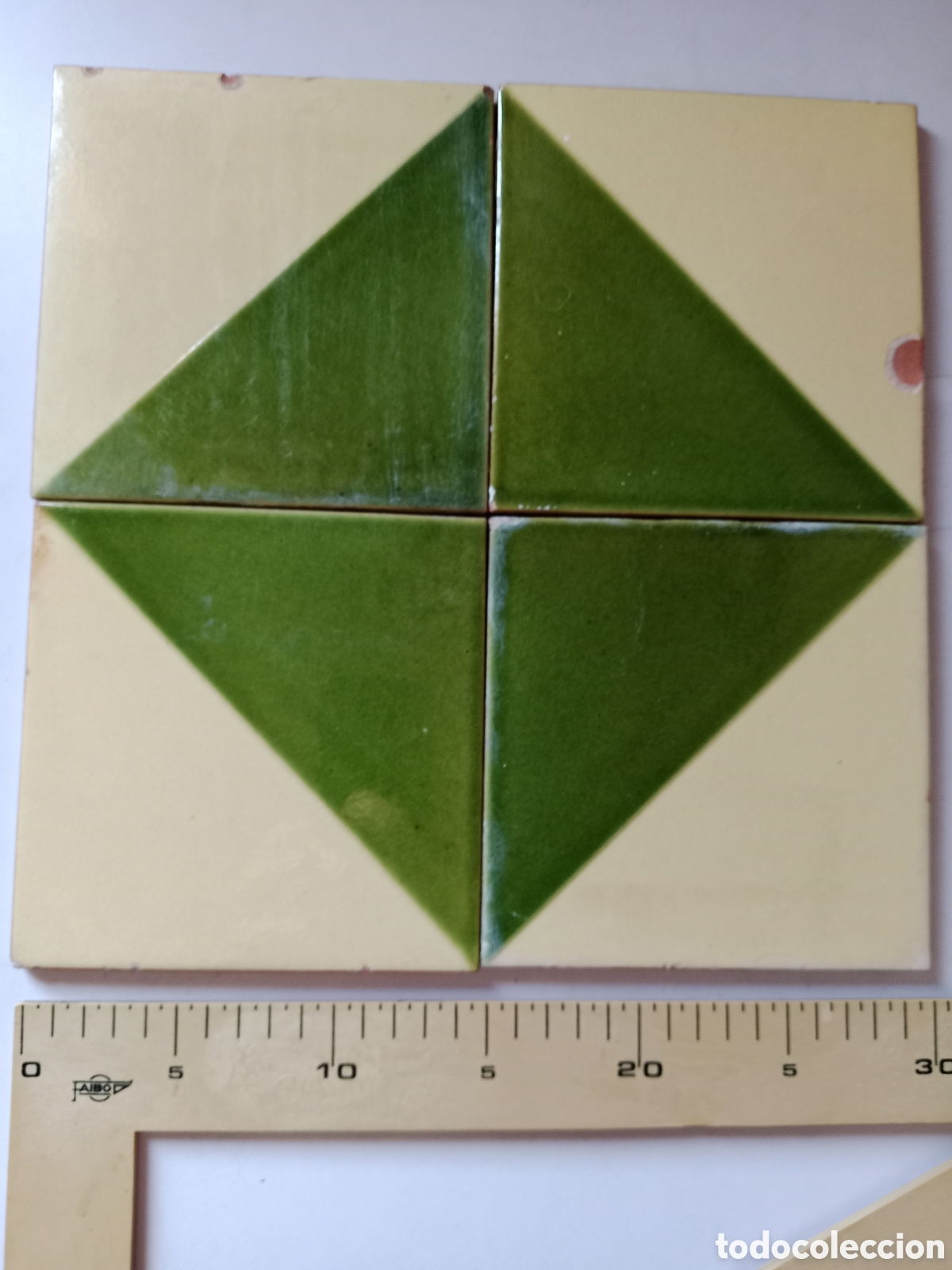 Antiques: 4 AZULEJOS CATALANES