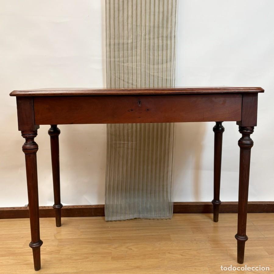 Antig&uuml;edades: Mesa Escritorio Auxiliar de Madera de Caoba