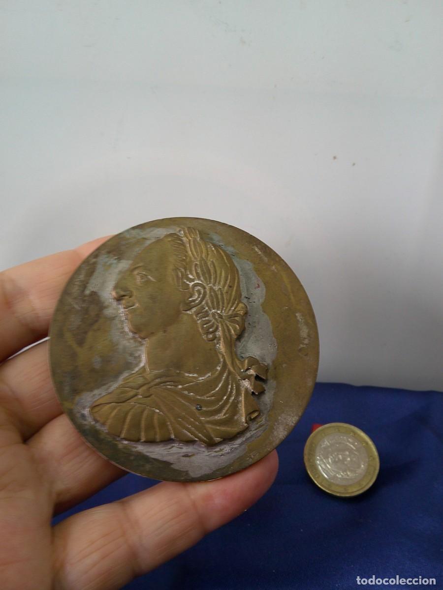 Antig&uuml;edades: &iexcl;&iexcl; PLACA &rdquo; CAROLUS IV. DEI GRATIA.&rdquo; (1790). 8 Reales. BRONCE. =ANTIGUA.= !! C-6.