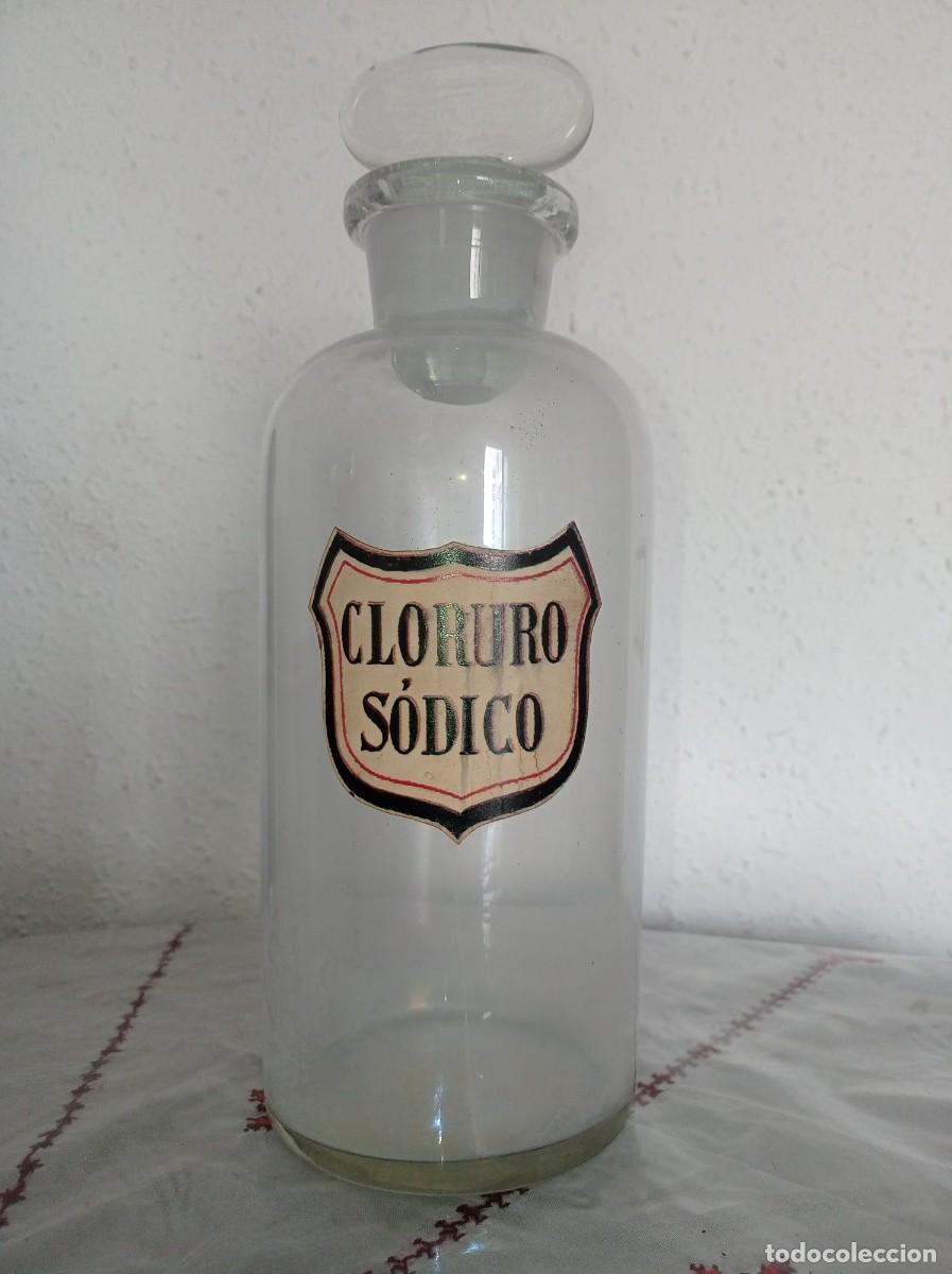 Antig&uuml;edades: Frasco de farmacia antiguo de vidrio soplado - Cloruro S&oacute;dico 33CM