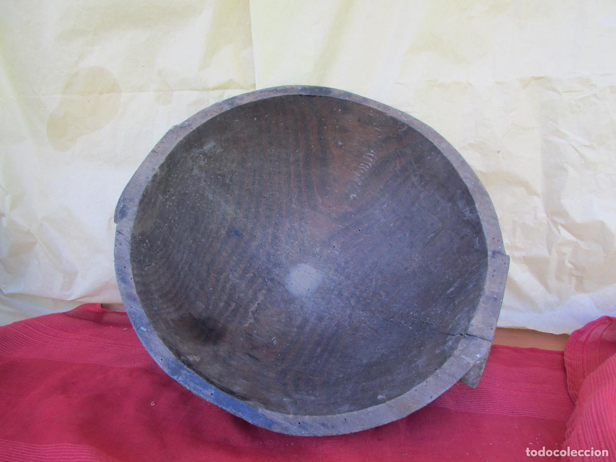 Antig&uuml;edades: CUENCO MADERA PARA AMASAR PAN. ARTESA ANTIGUA EN MADERA MACIZA, M&Aacute;S DE 2 KGS