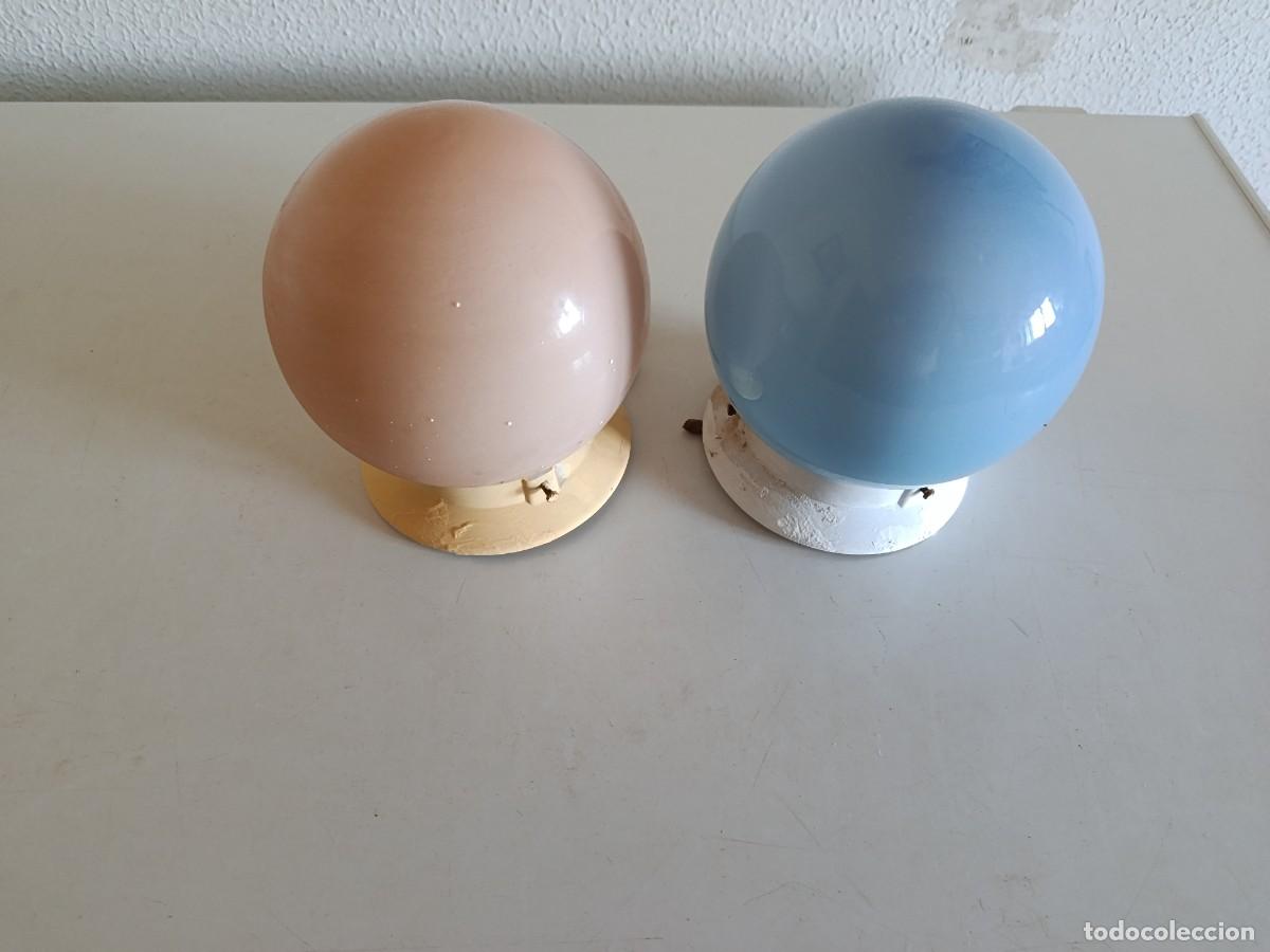 Antig&uuml;edades: 2 lamparas de los a&ntilde;os 60 de bola 2 colores