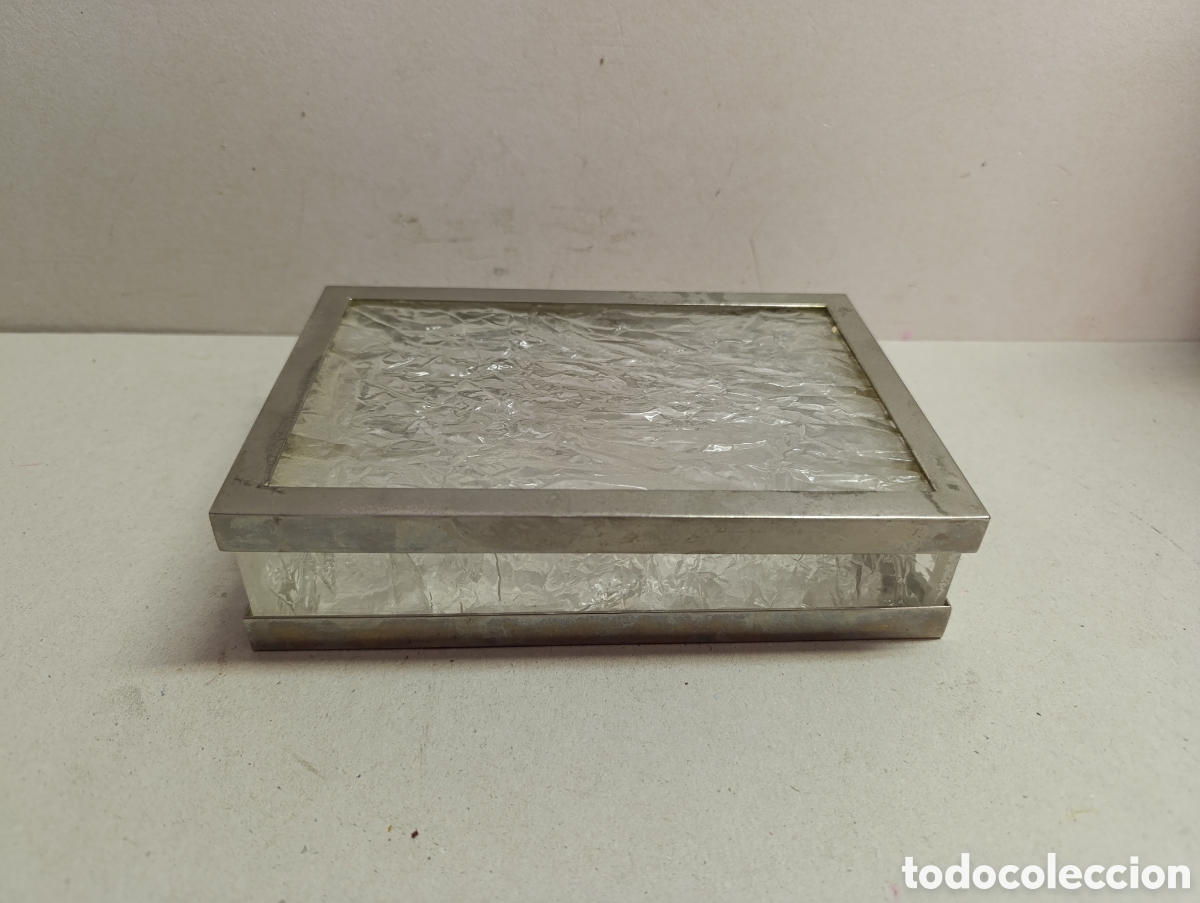 Antig&uuml;edades: CAJA DE METACRILATO Y METAL. RECTANGULAR.