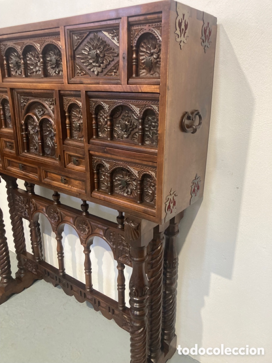 Antig&uuml;edades: Bargue&ntilde;o de nogal tallado - Foto 14
