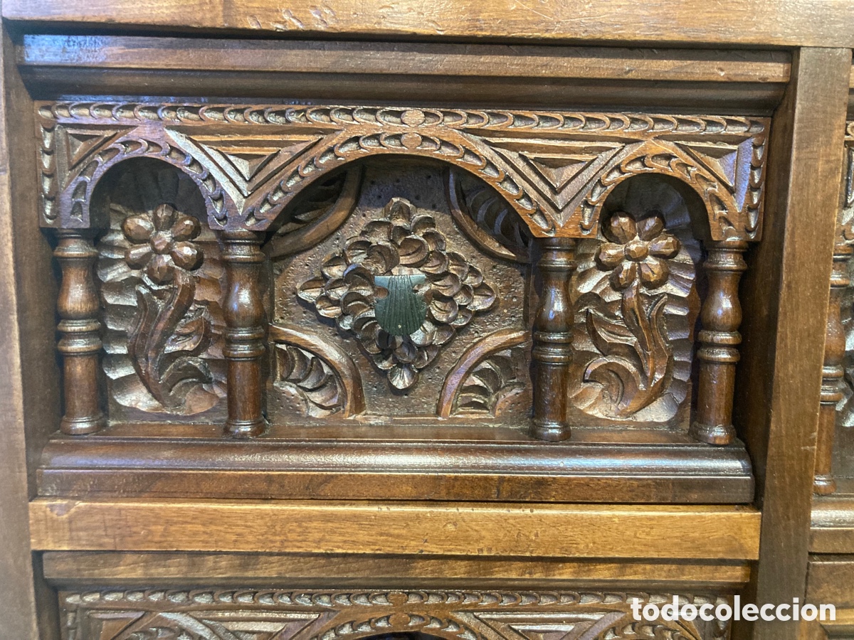 Antig&uuml;edades: Bargue&ntilde;o de nogal tallado - Foto 21