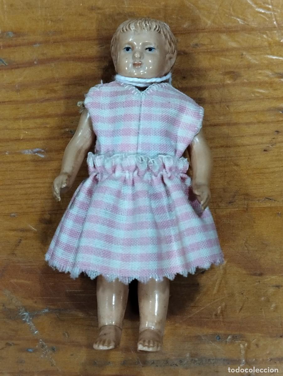 Antig&uuml;edades: MU&Ntilde;ECA DE CELULOIDE VESTIDA. A&Ntilde;OS 40.