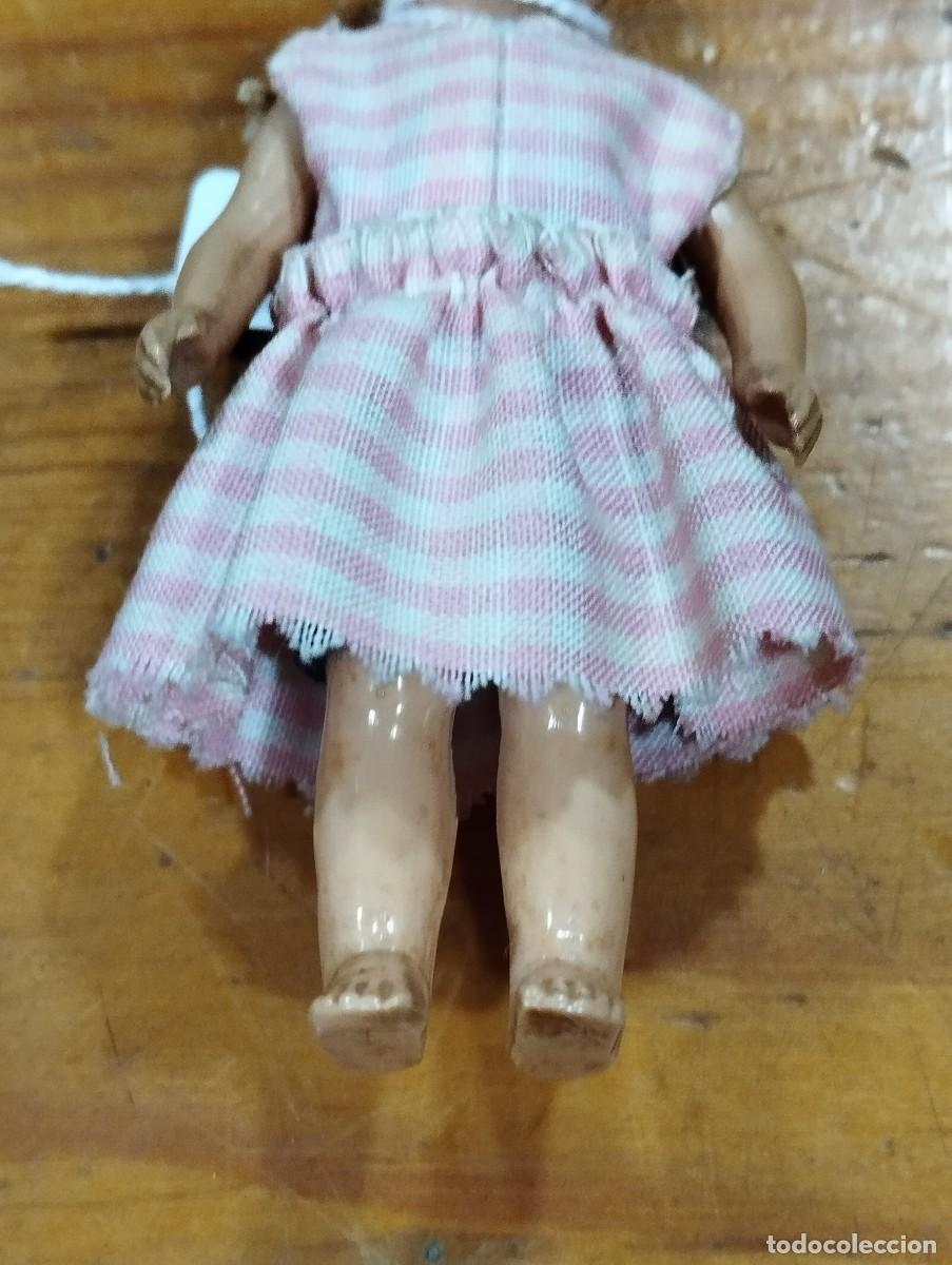Antig&uuml;edades: MU&Ntilde;ECA DE CELULOIDE VESTIDA. A&Ntilde;OS 40. - Foto 3