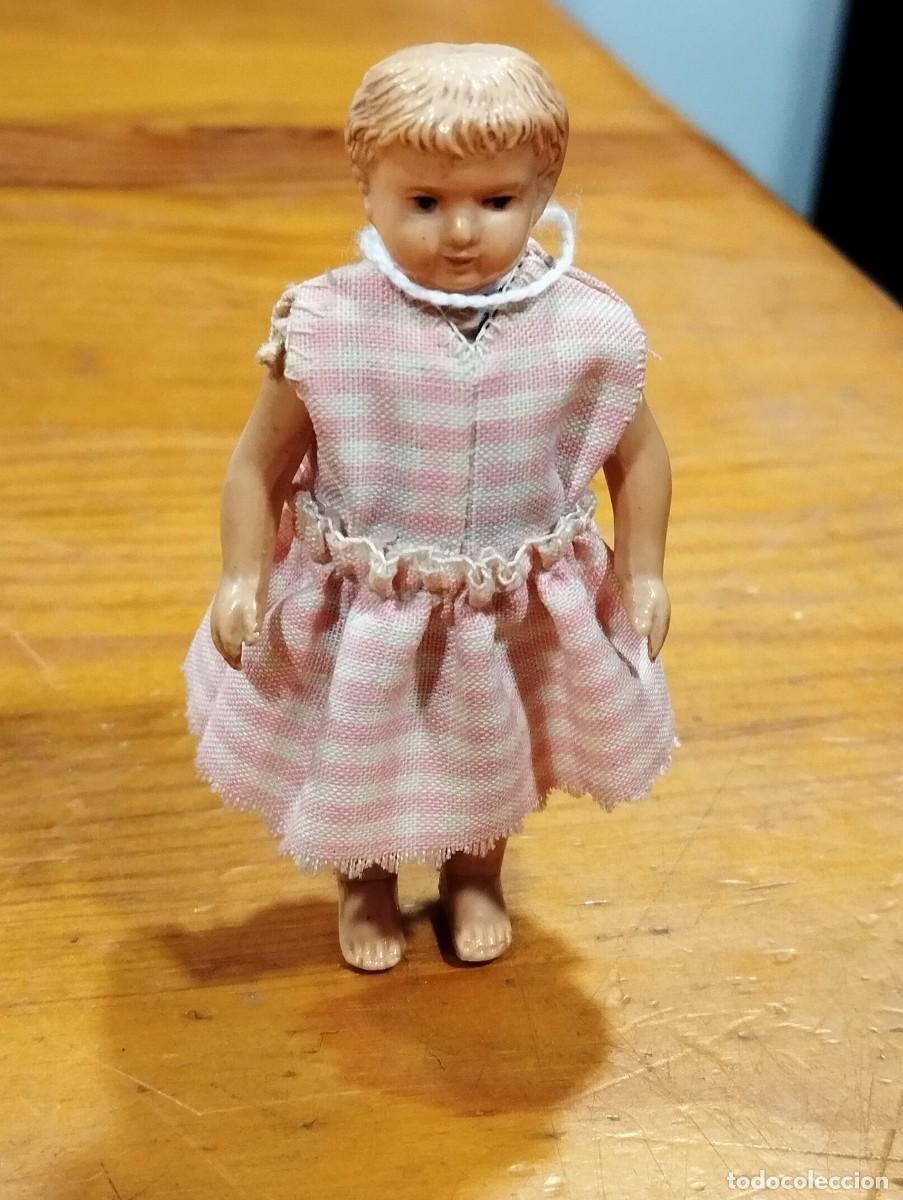 Antig&uuml;edades: MU&Ntilde;ECA DE CELULOIDE VESTIDA. A&Ntilde;OS 40. - Foto 4