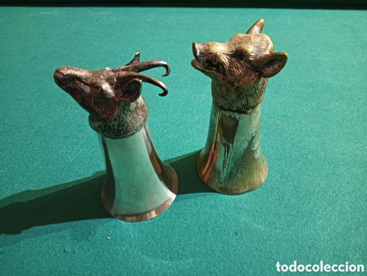 Antig&uuml;edades: Dos copas de estribo caza decoraci&oacute;n jabal&iacute; rebeco