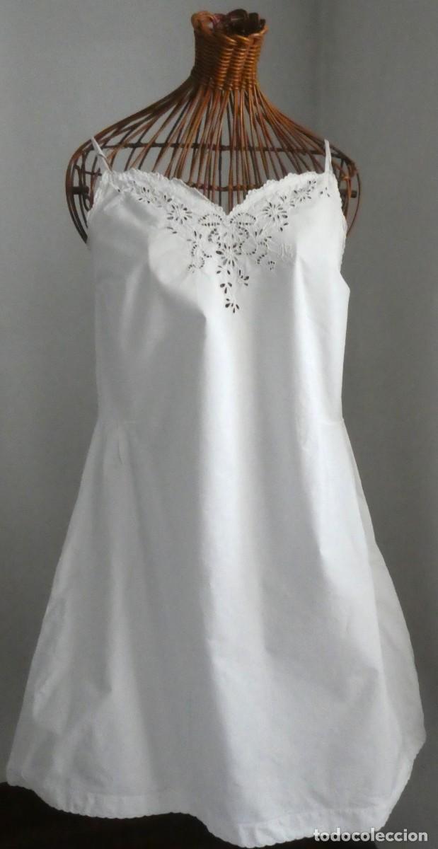 Antig&uuml;edades: ANTIGUO CAMIS&Oacute;N ART DECO BORDADO PPIO.S.XX