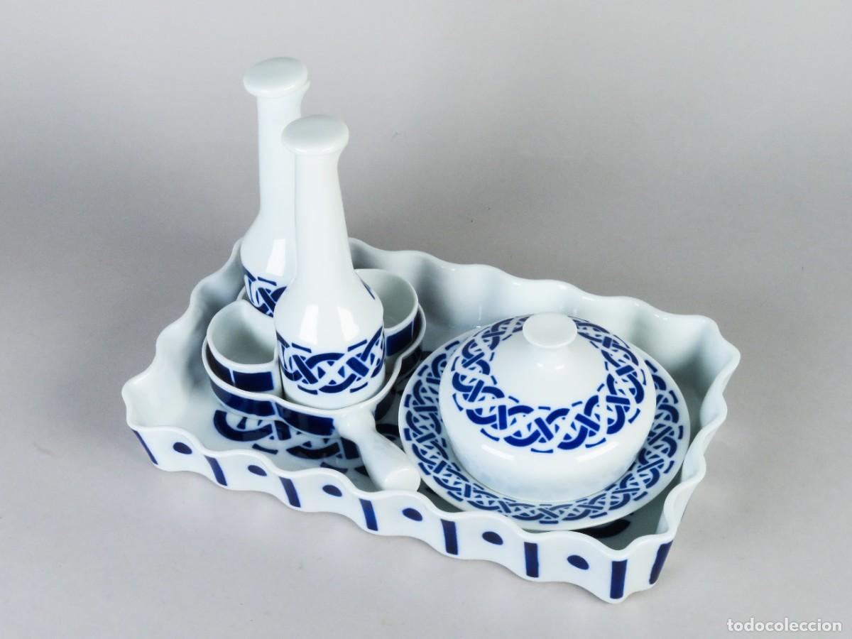 Antig&uuml;edades: Set para servicio de mesa y aperitivos en porcelana Castro Sargadelos siglo XX