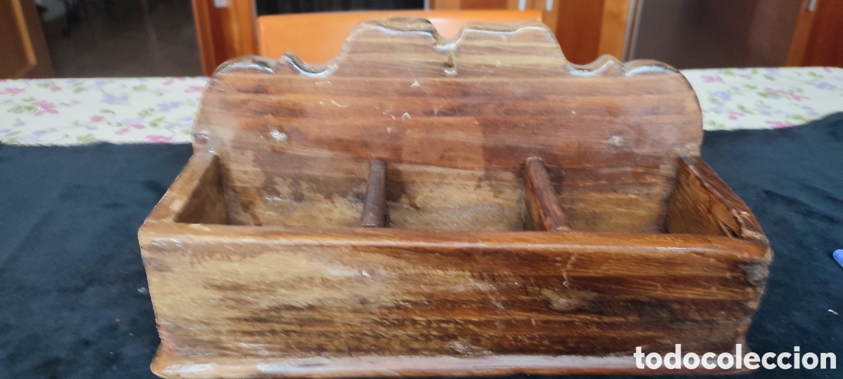 Antig&uuml;edades: Portaespeciero antiguo de madera a finales siglos XVIII