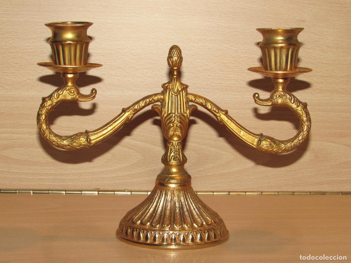 Antig&uuml;edades: Candelabro doble porta velas vintage metal cromado dorado mitolog&iacute;a dragones sellos a&ntilde;os 50