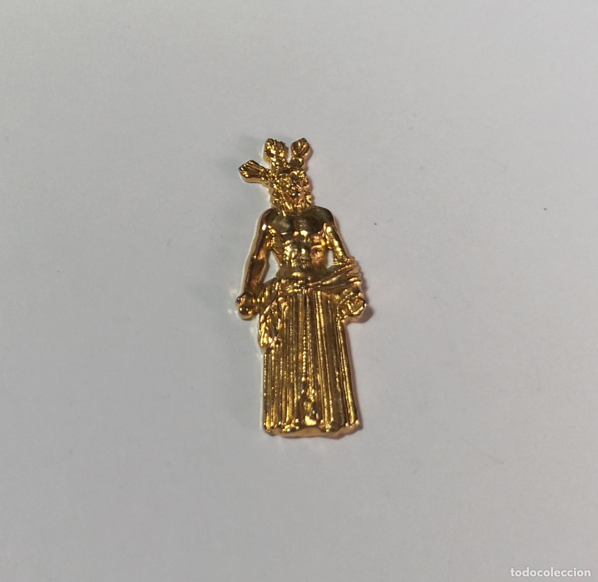 Antig&uuml;edades: Medalla silueta de Ntro. Padre Jes&uacute;s Despojado. Semana Santa de Sevilla