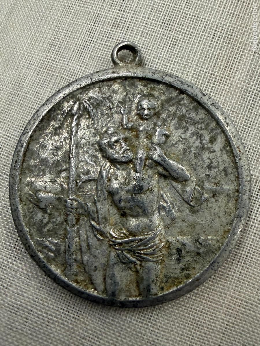Antig&uuml;edades: Bonita medalla antigua de San Cristobal. En aluminio. 2,7cms