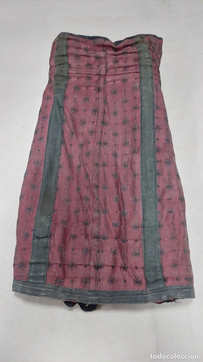 Antig&uuml;edades: Antiguo corset de tela - Foto 2