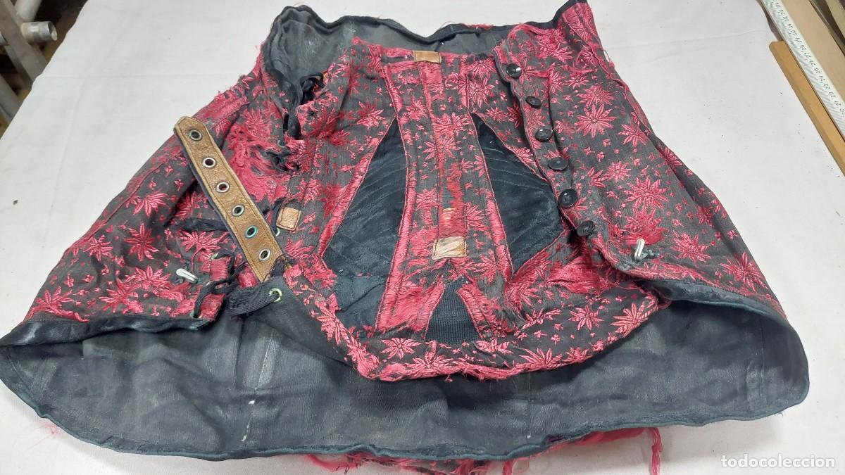 Antig&uuml;edades: Antiguo corset de tela - Foto 1