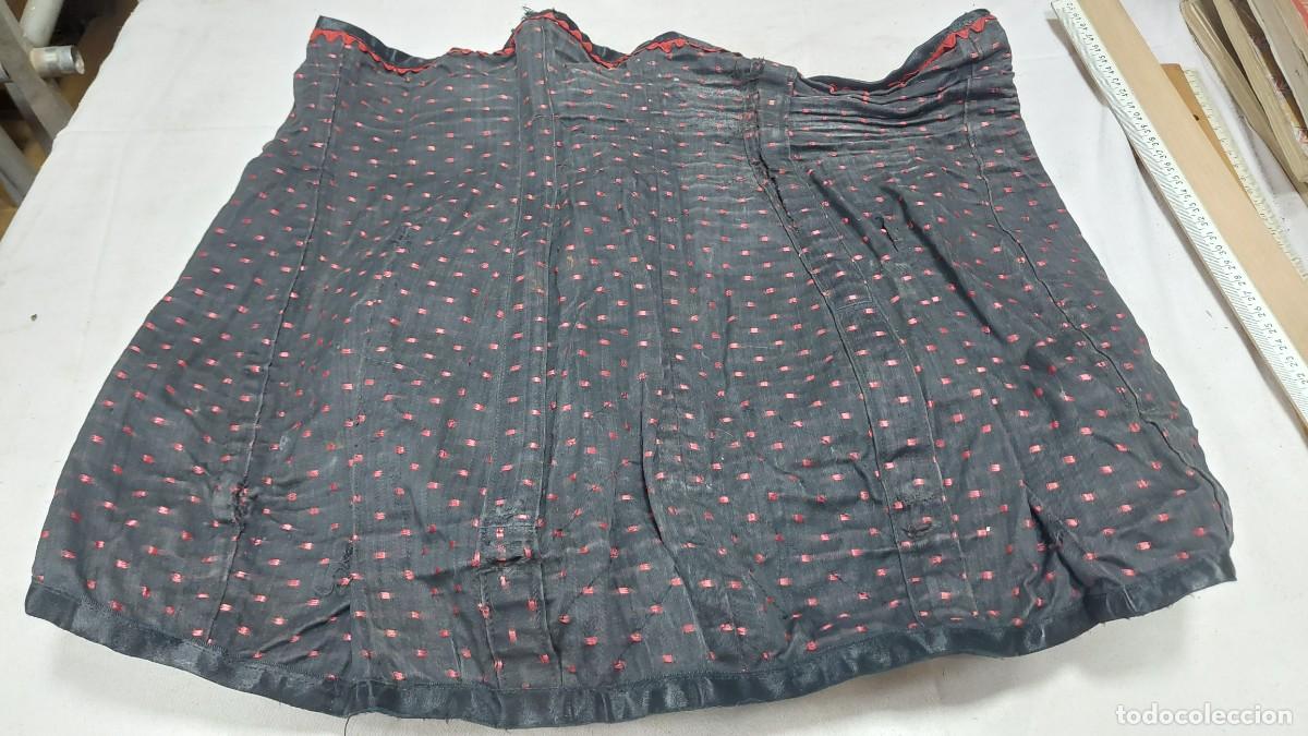 Antig&uuml;edades: Antiguo corset de tela - Foto 2