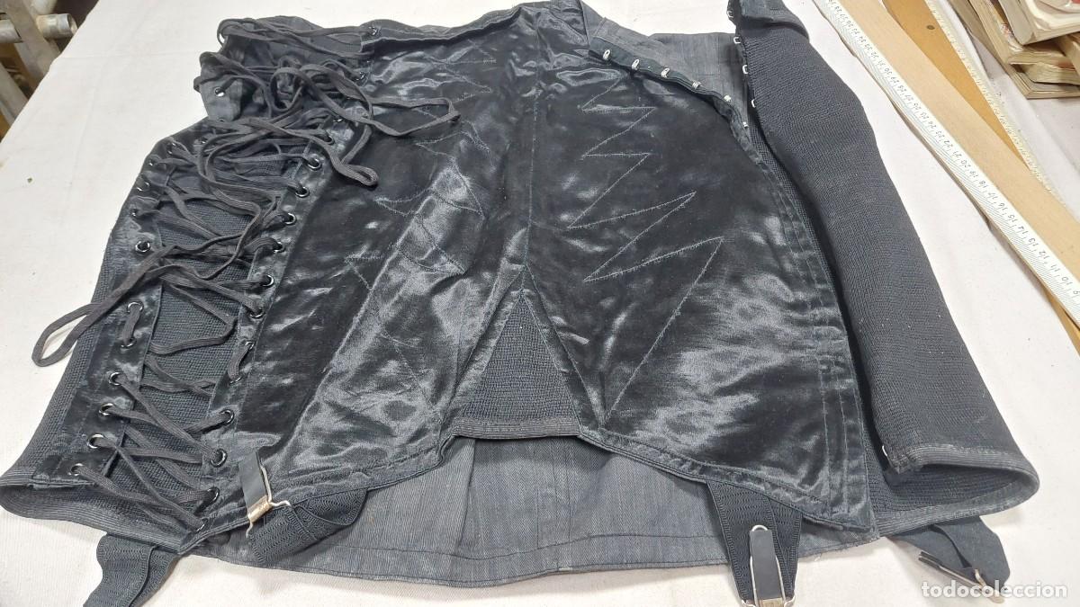Antig&uuml;edades: Antiguo corset de tela - Foto 1