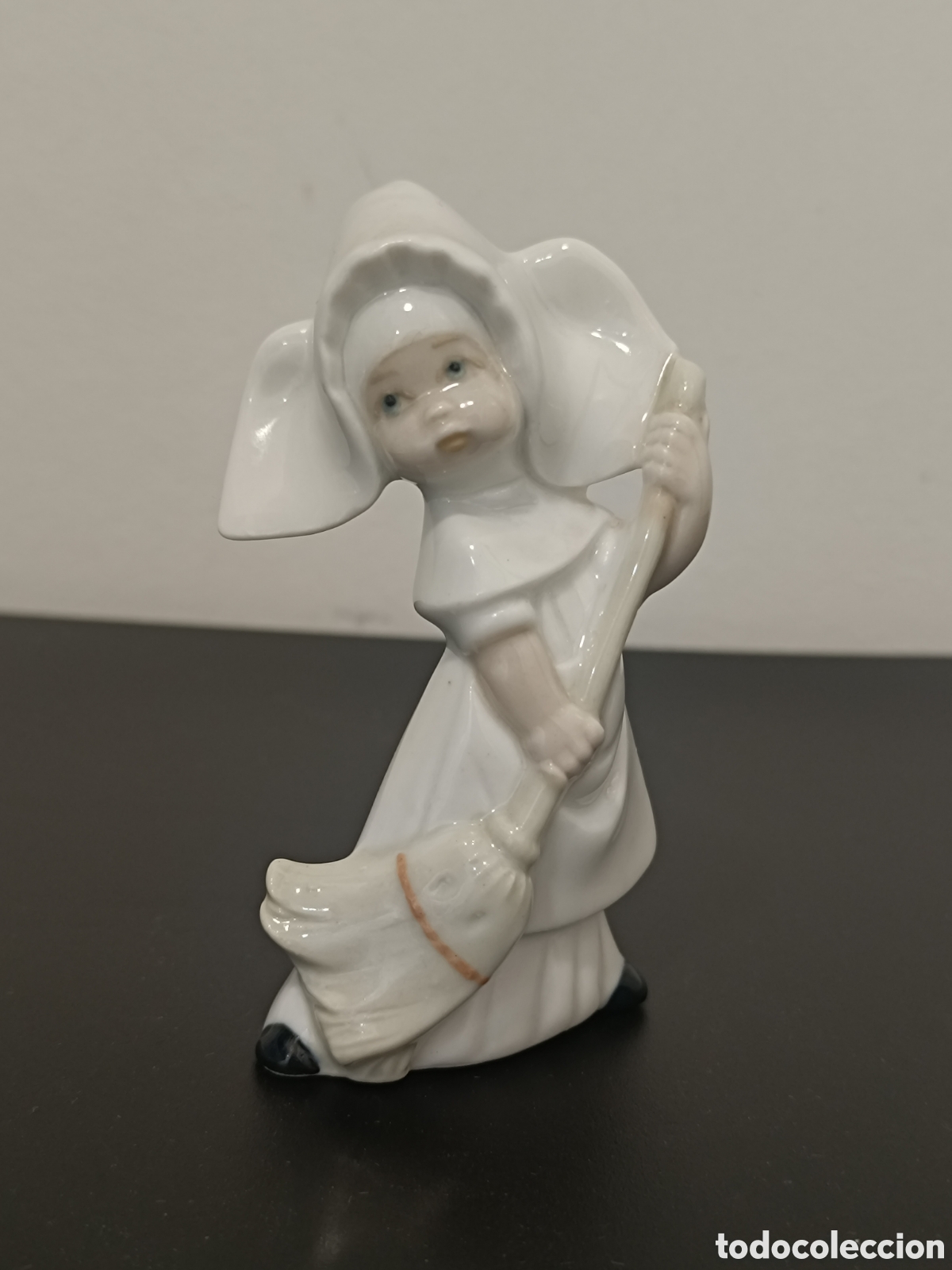 Antig&uuml;edades: Figura de porcelana Mirete