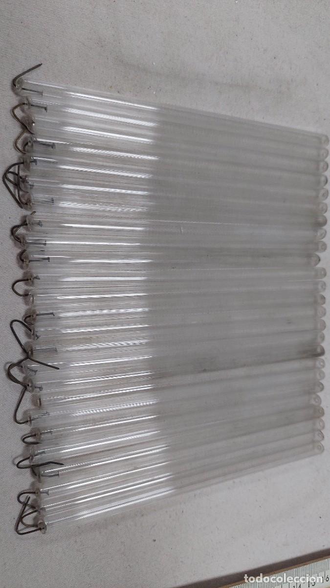Antig&uuml;edades: Lote de l&aacute;grimas de cristal de tama&ntilde;o medio
