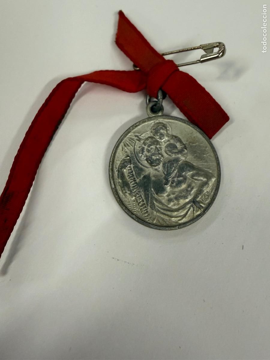 Antig&uuml;edades: Bonita medalla antigua de San Cristobal. En aluminio. 2,4cms