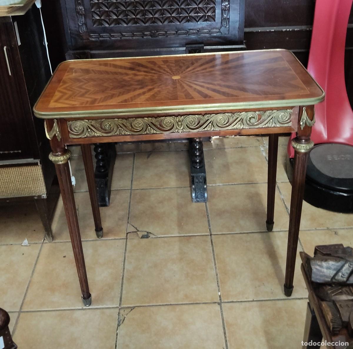 Antig&uuml;edades: Mesa tipo consola estilo Lu&iacute;s XVI