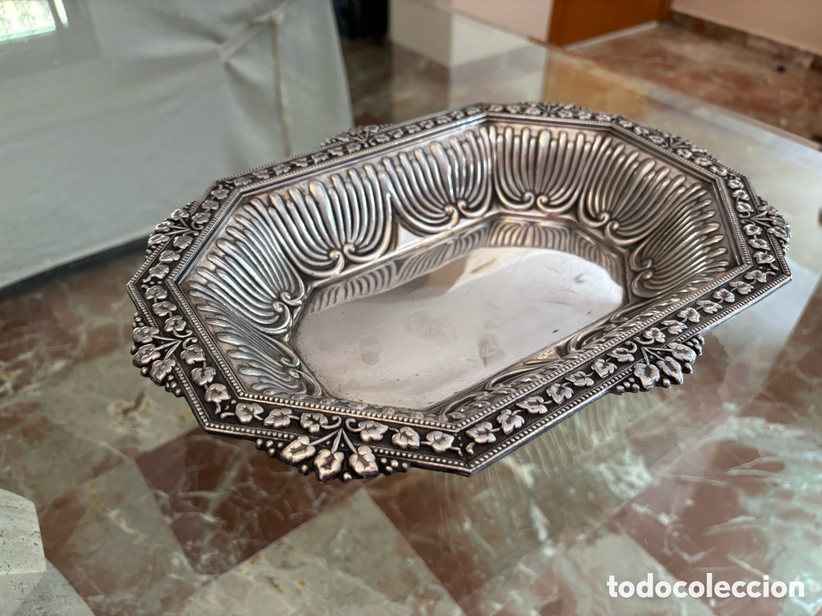 Antig&uuml;edades: Bandeja elegante decorada octogonal antigua - Foto 1
